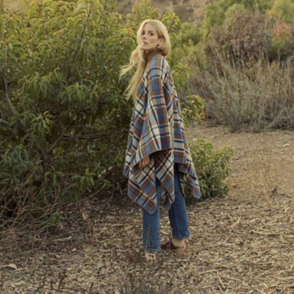 *DAMAGED* NWT Doen Dusk Wool Cashmere Blend Poncho in Saint Moritz Plaid sz M
